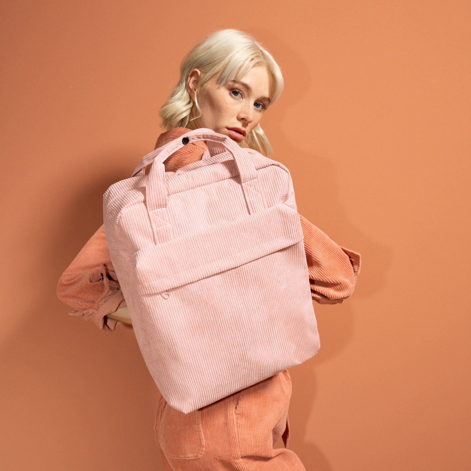 reisenthel - allday backpack m - cord blush reisenthel - allday backpack m - cord blush