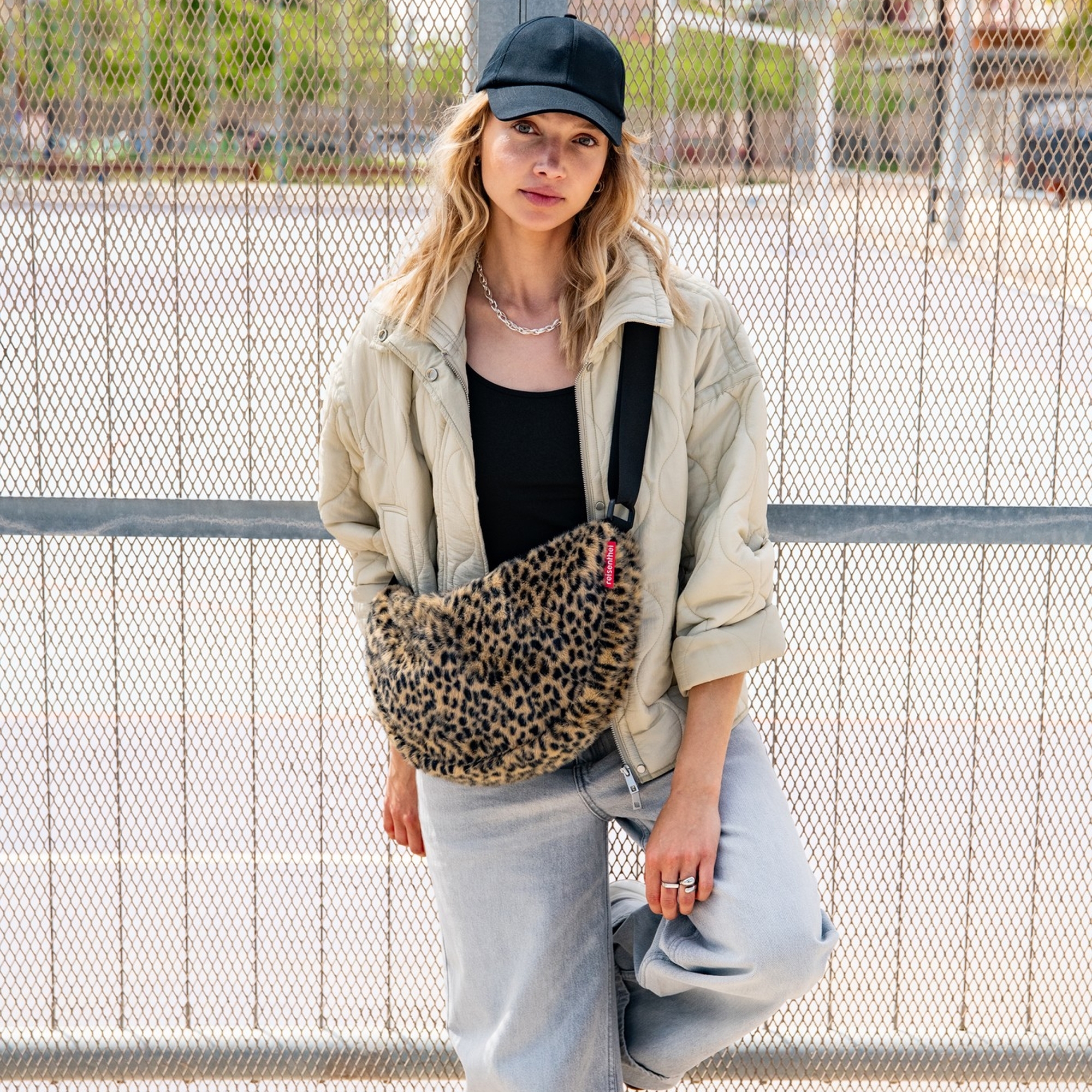 reisenthel - moonbag S - leo fake fur