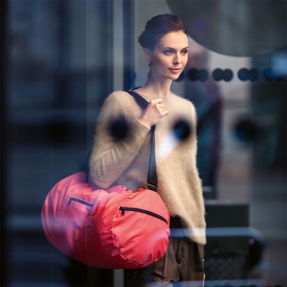 reisenthel - mini maxi dufflebag - coral