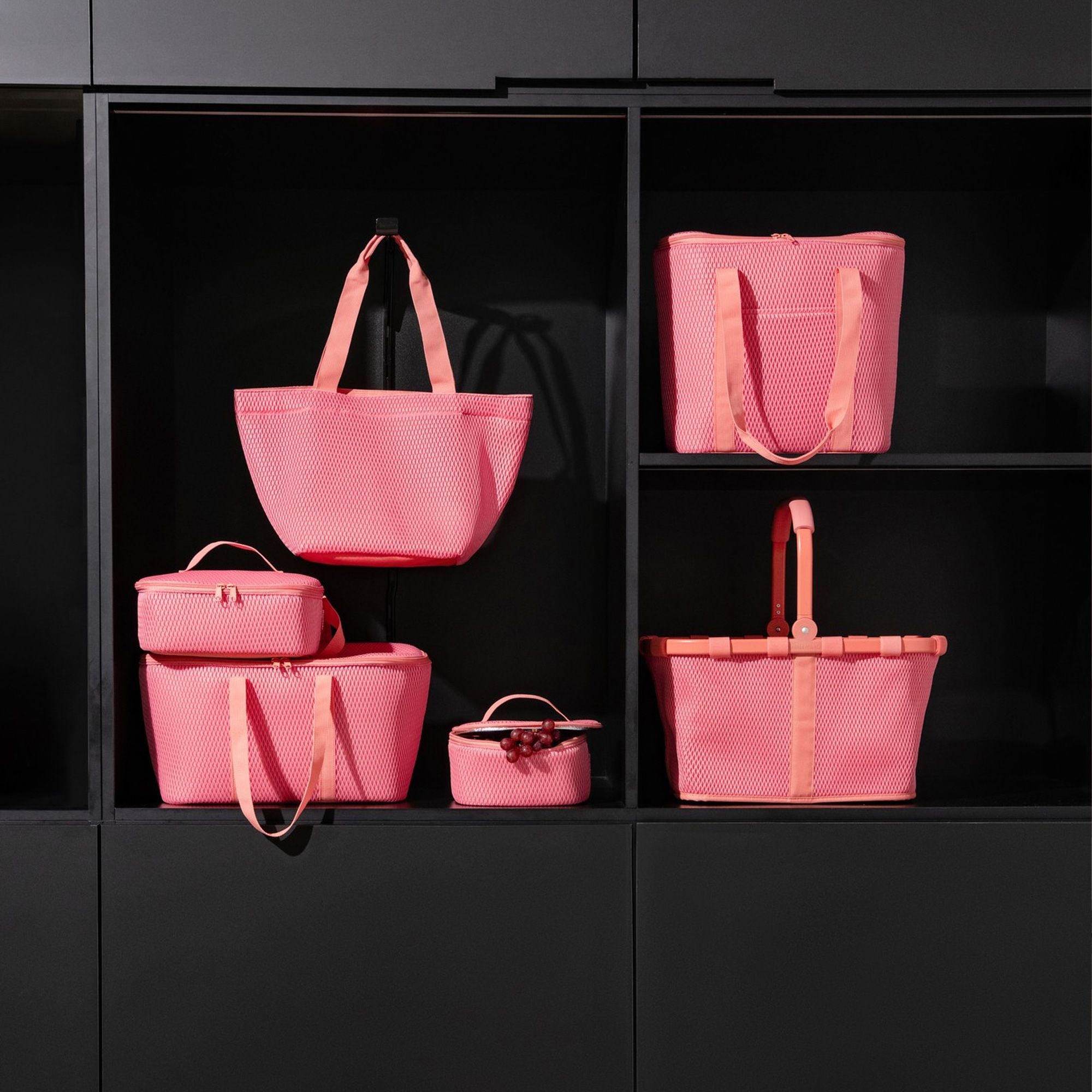 reisenthel - coolerbag - mesh coral