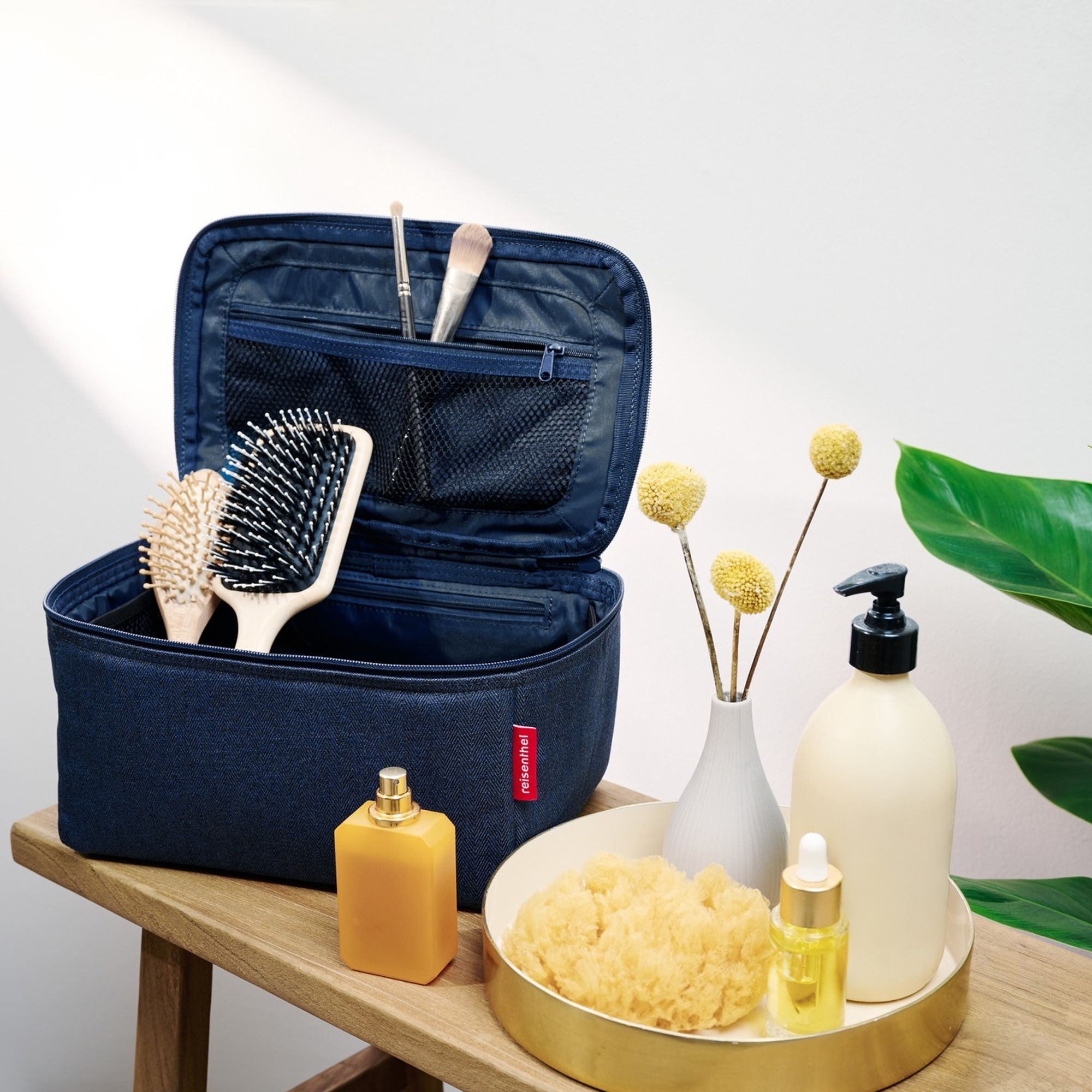 reisenthel - beautycase - herringbone dark blue