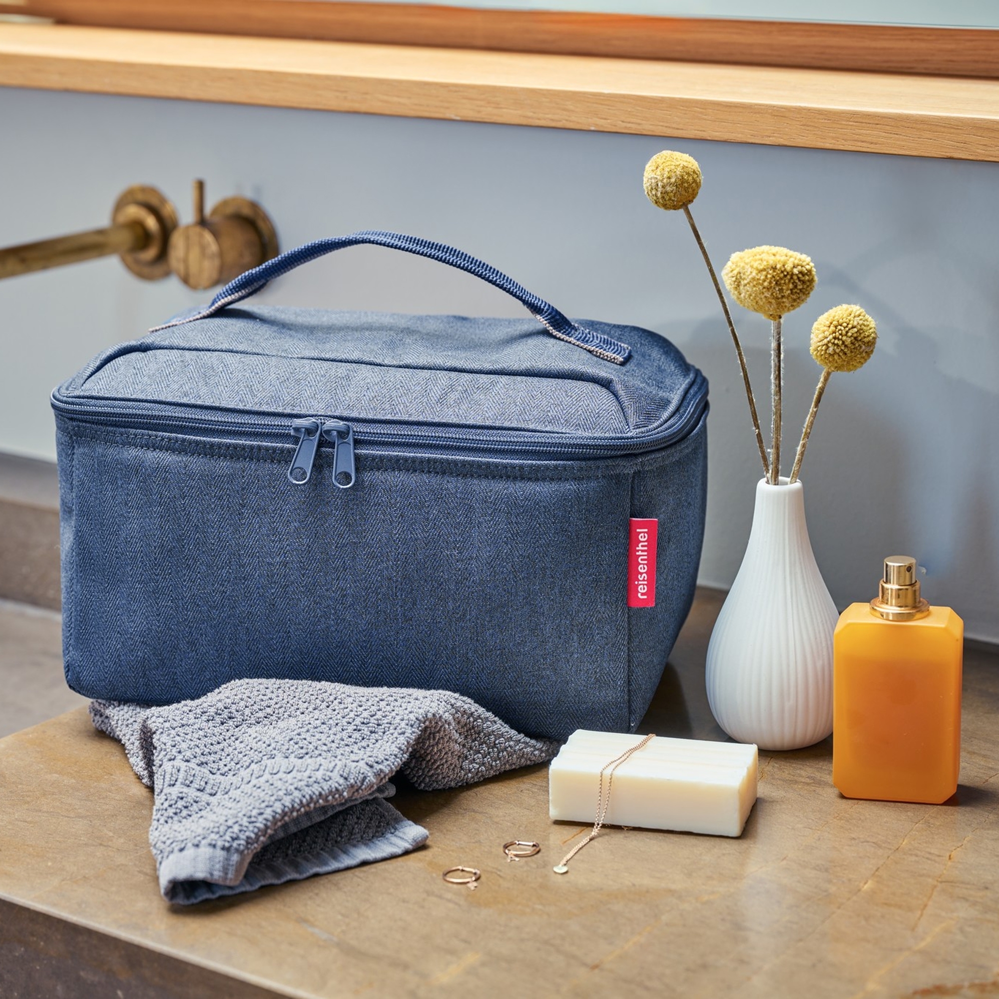 reisenthel - beautycase - herringbone dark blue