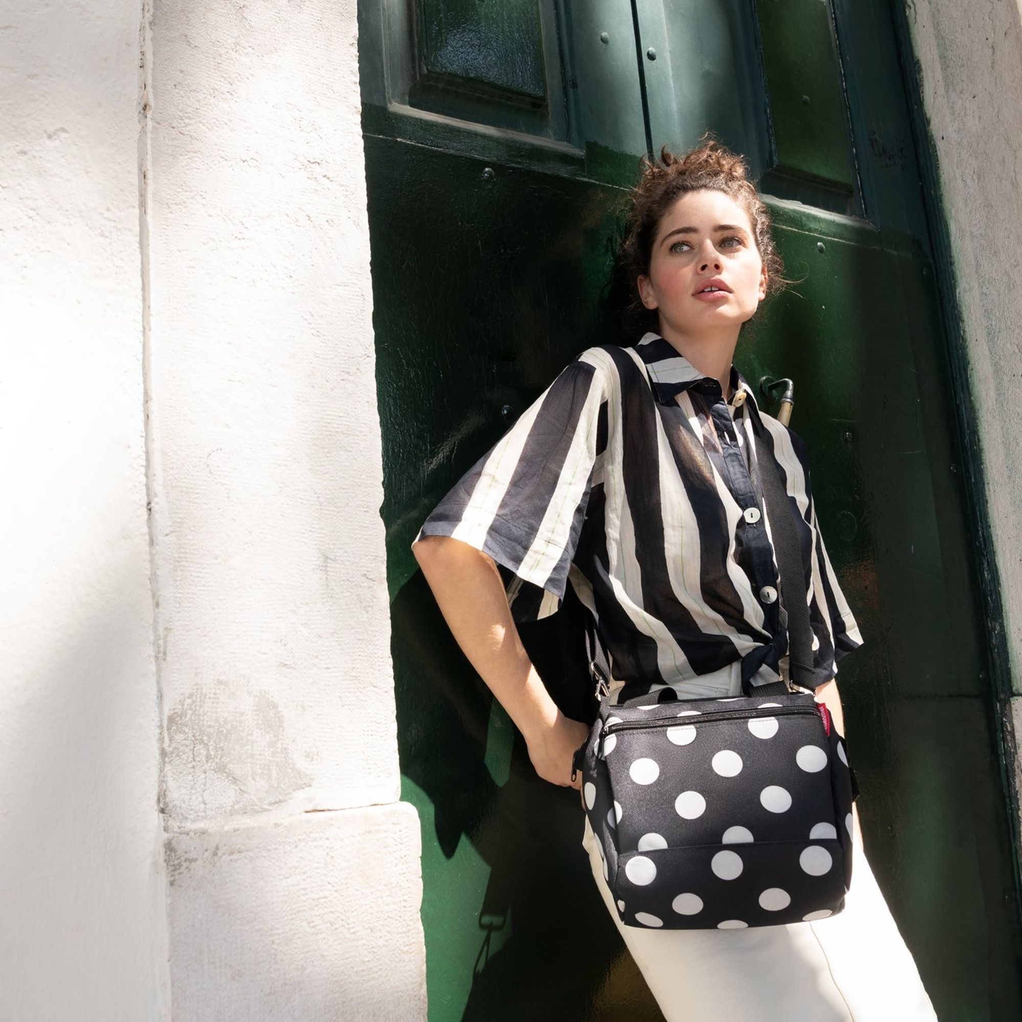 reisenthel - allrounder cross - dots white reisenthel - allrounder cross - dots white