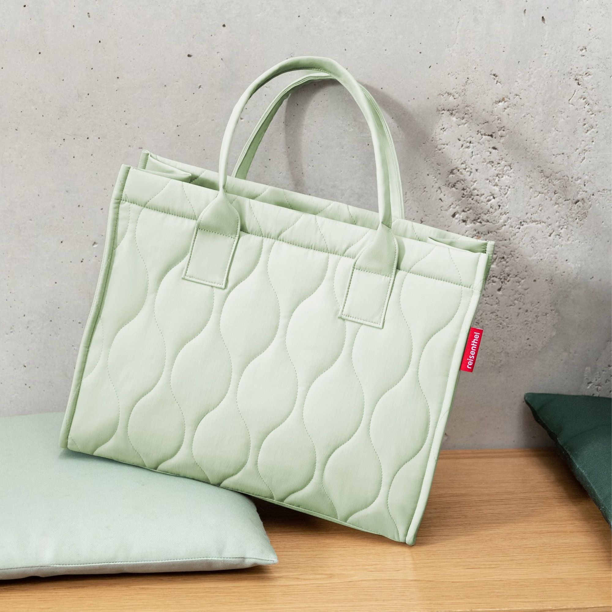 reisenthel - daily shopper - puffer iced matcha