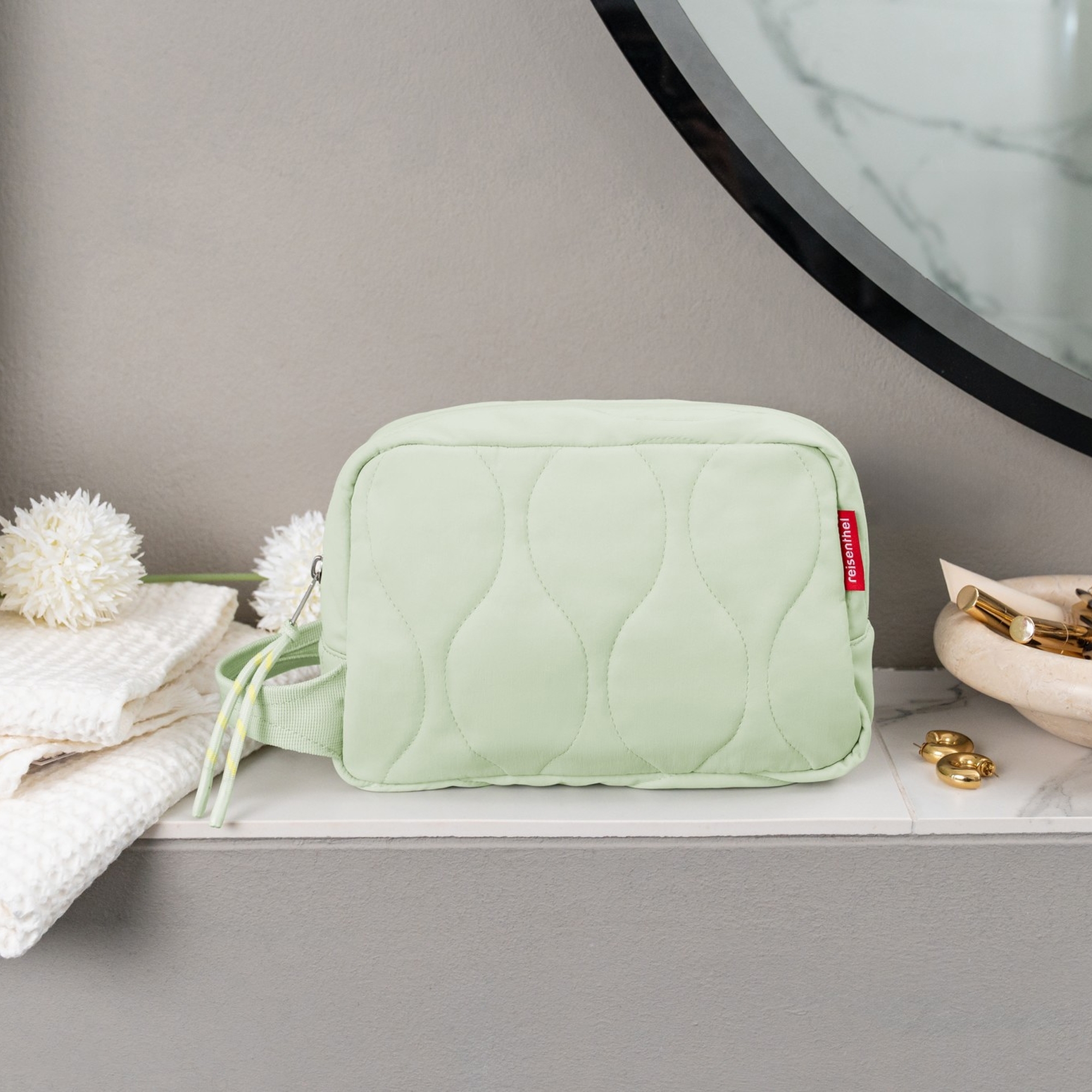 reisenthel - cosmeticpouch M - puffer iced matcha