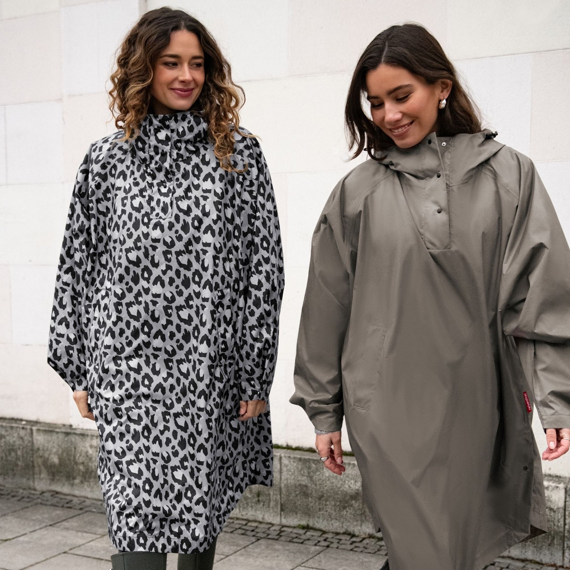 reisenthel - mini maxi raincoat - dark taupe