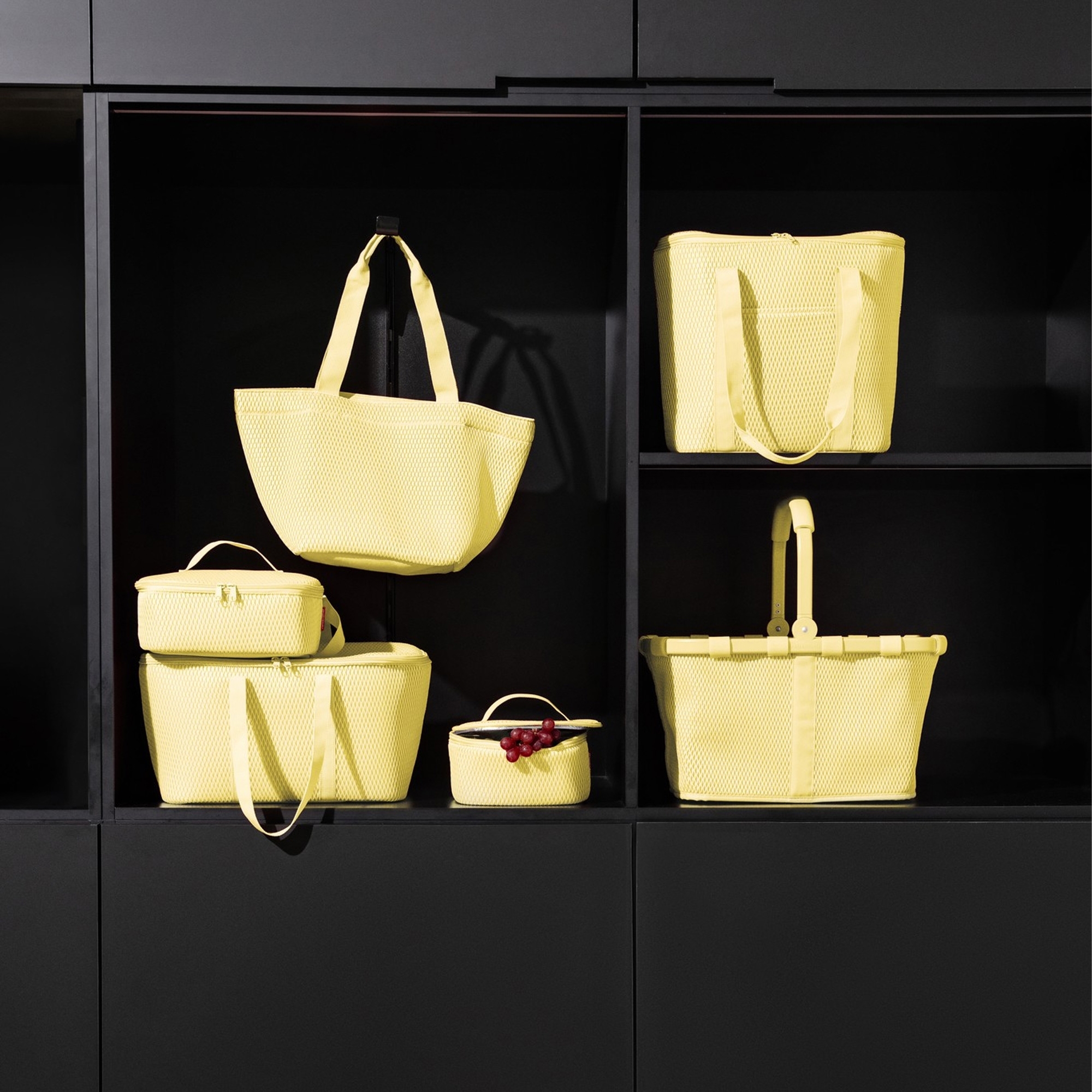 reisenthel - coolerbag - mesh lemon