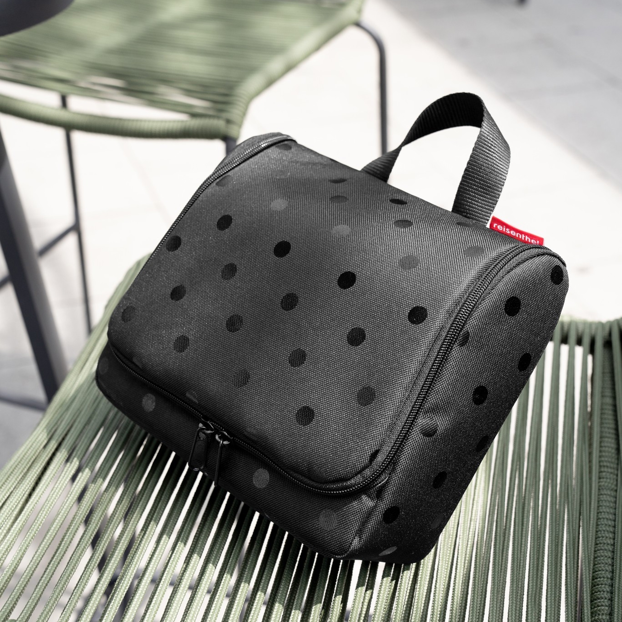reisenthel - toiletbag XL - glossy dots black