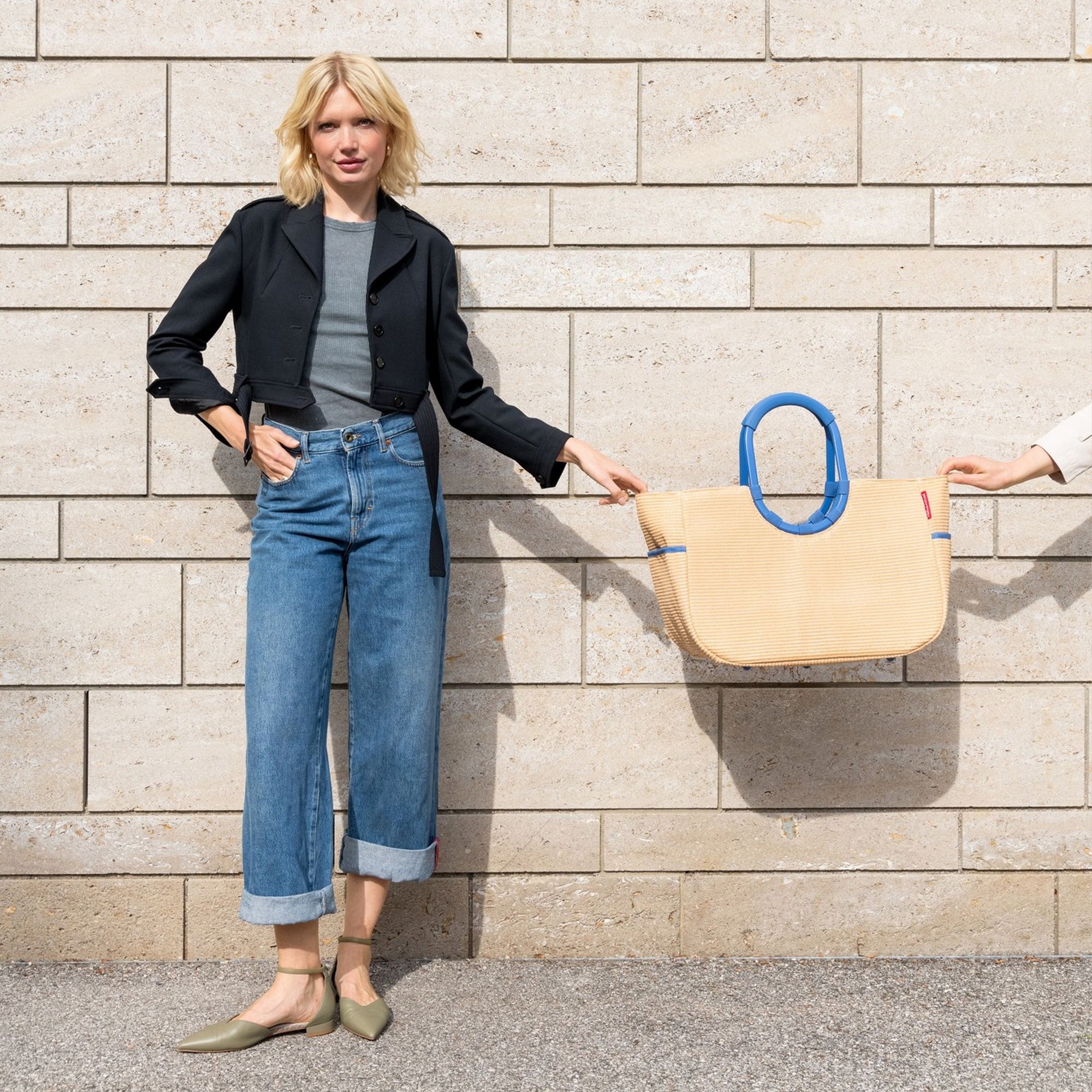 reisenthel - loopshopper L - frame raffia blue reisenthel - loopshopper L - frame raffia blue