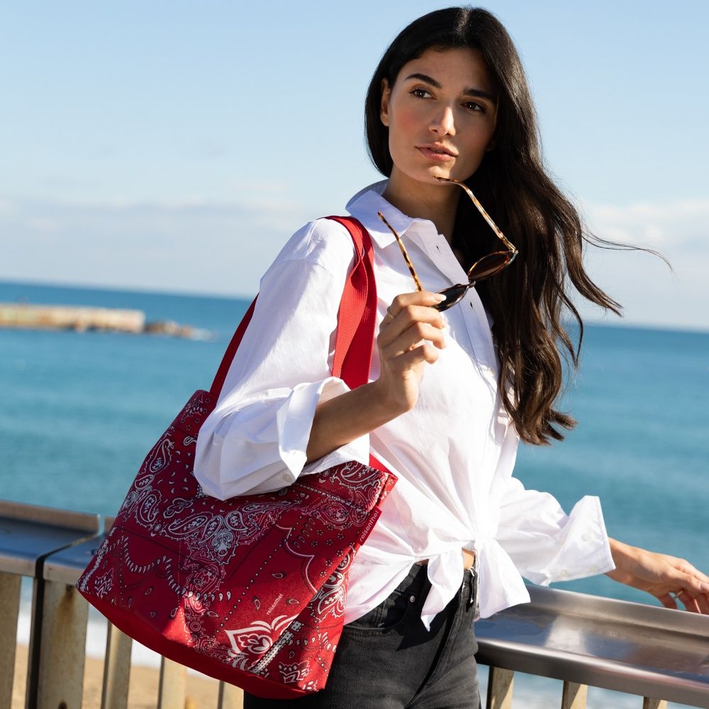 reisenthel - shopper M - bandana red reisenthel - shopper M - bandana red