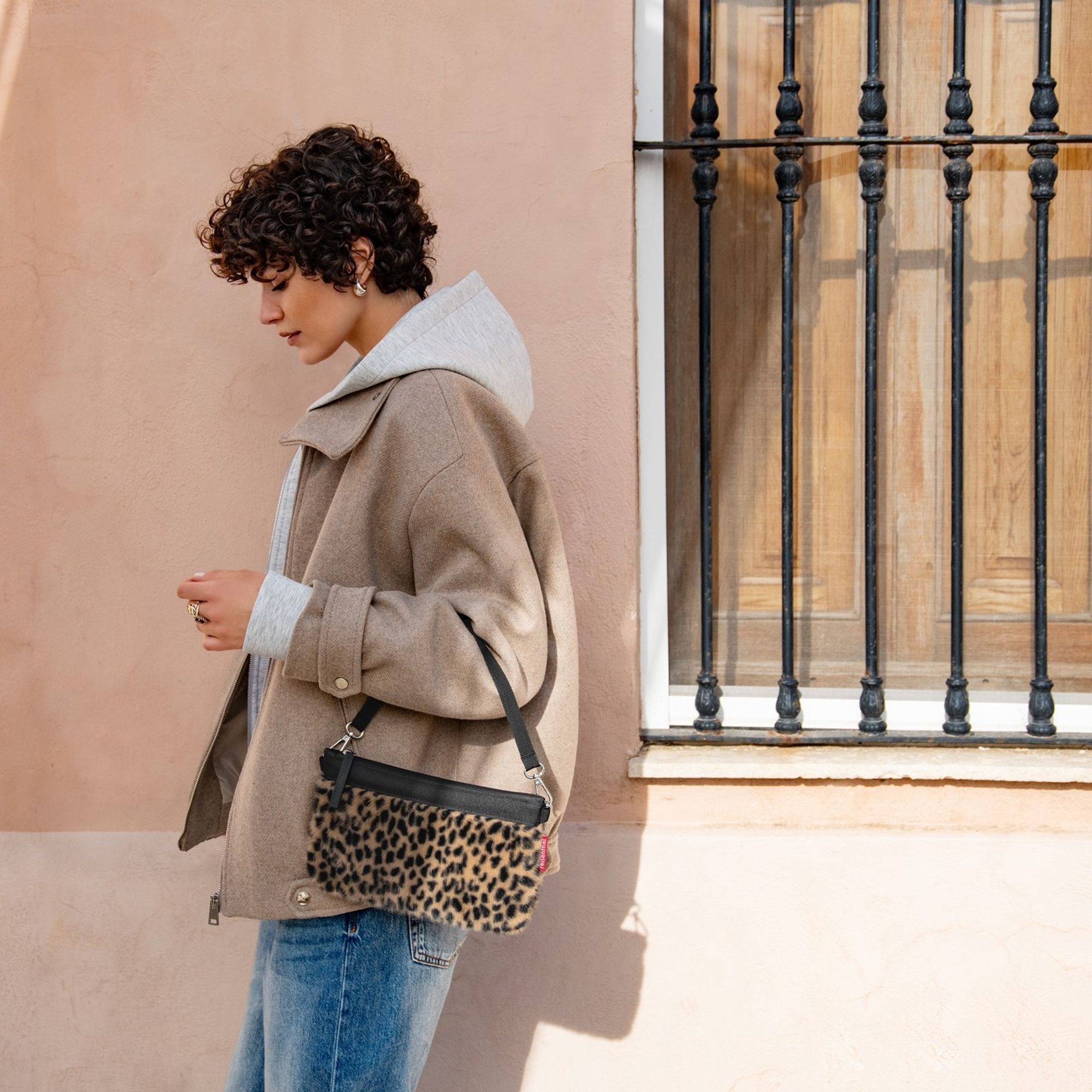 reisenthel - mini pouch - leo fake fur